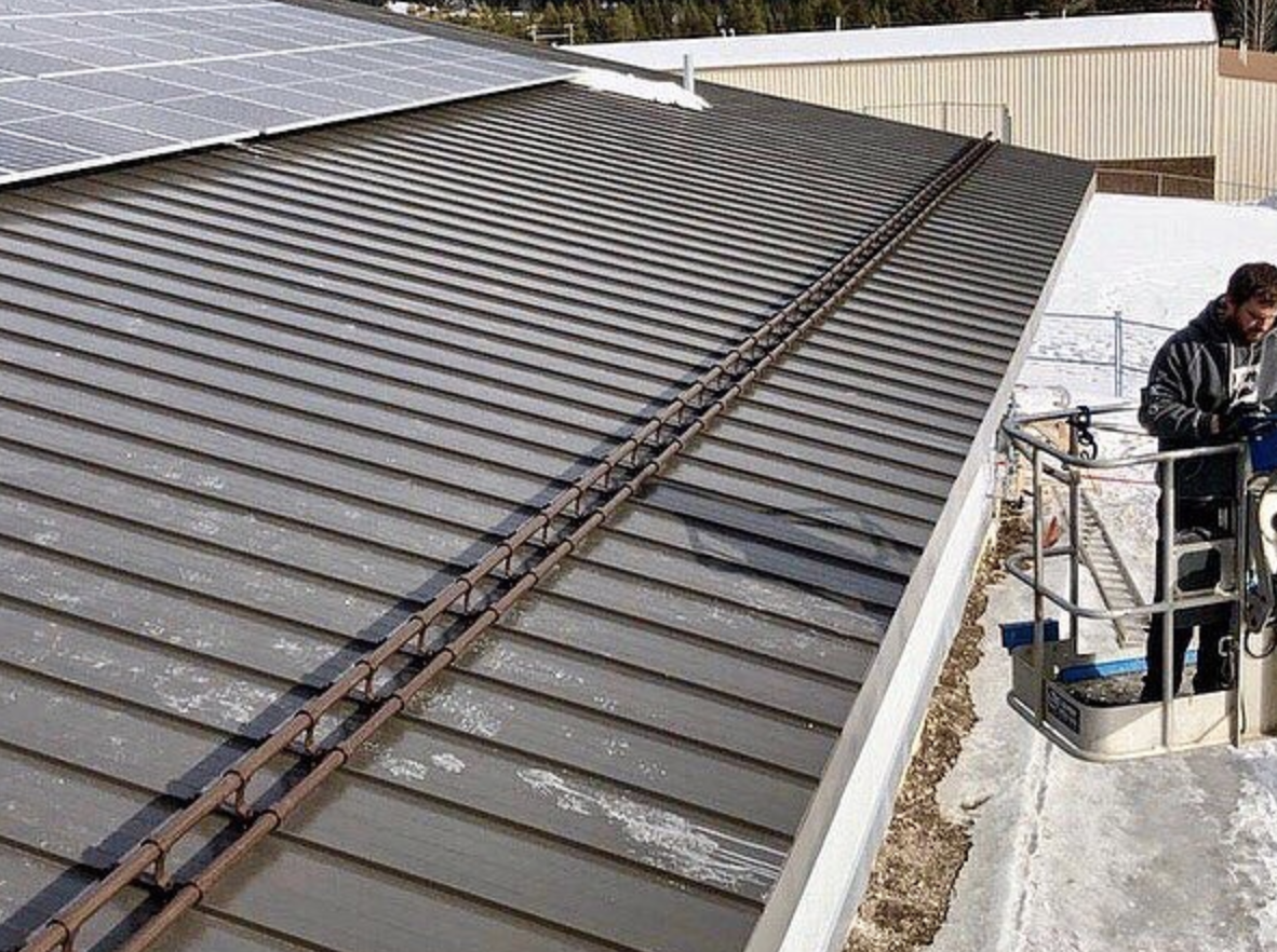 How to Protect Your Solar Panels and Your Roof in Snowy Weather
