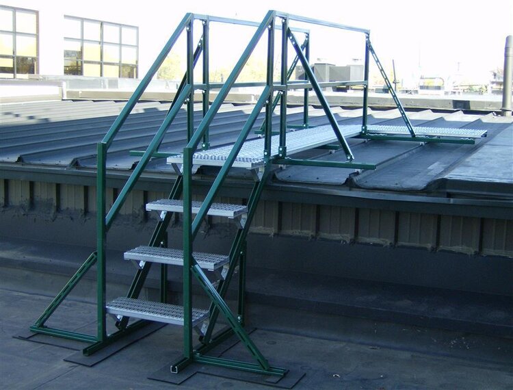 Diversified-Fall-Protection-unistrut-rooftop-walkways-and-platforms-3